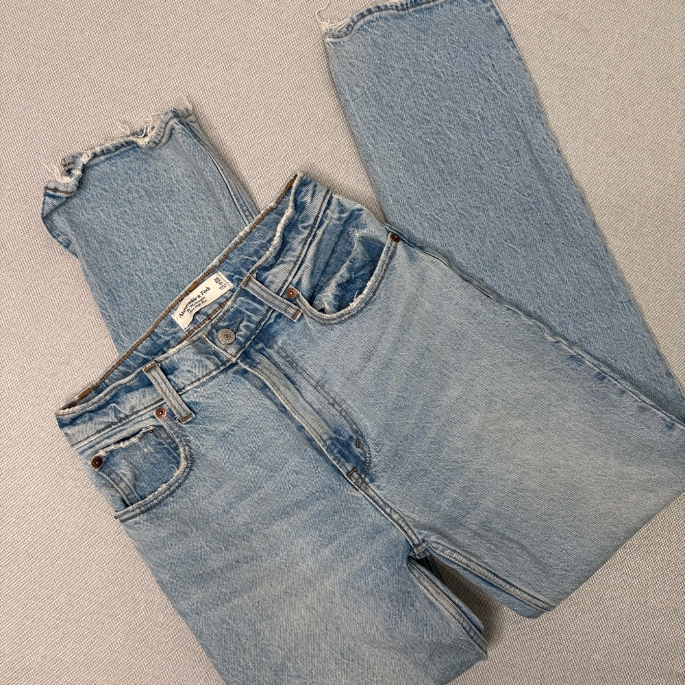 Abercrombie & Fitch The 90’s Straight Ultra High Rise 25 0